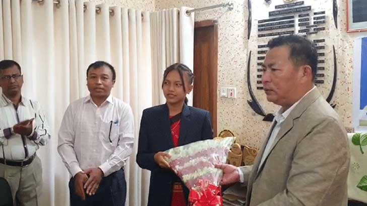 খাগড়াছড়ি জেলা পরিষদের এক ঘণ্টার চেয়ারম্যান মোহনা
