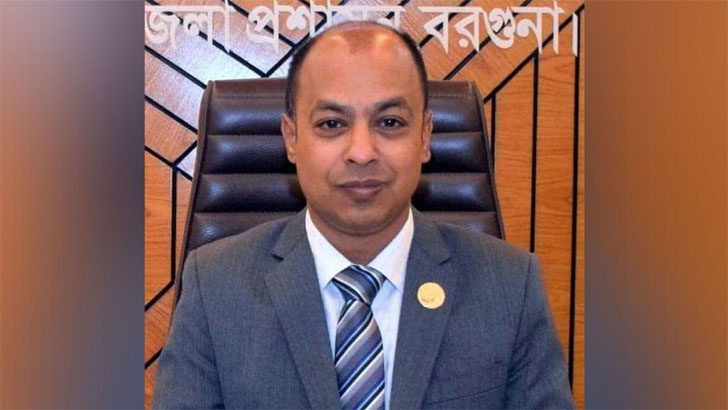 সাবেক ডিসির ৩ মিনিট ২২ সেকেন্ডের অন্তরঙ্গ ভিডিও ভাইরাল