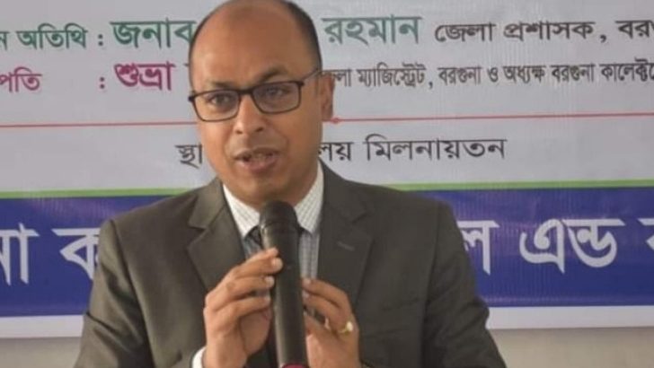নারীর সঙ্গে অন্তরঙ্গ মুহূর্তের ভিডিও ভাইরাল, সেই যুগ্ম সচিব ওএসডি