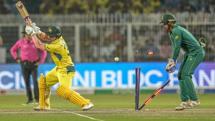 দক্ষিণ আফ্রিকাকে বিদায় করে ফাইনালে অস্ট্রেলিয়া