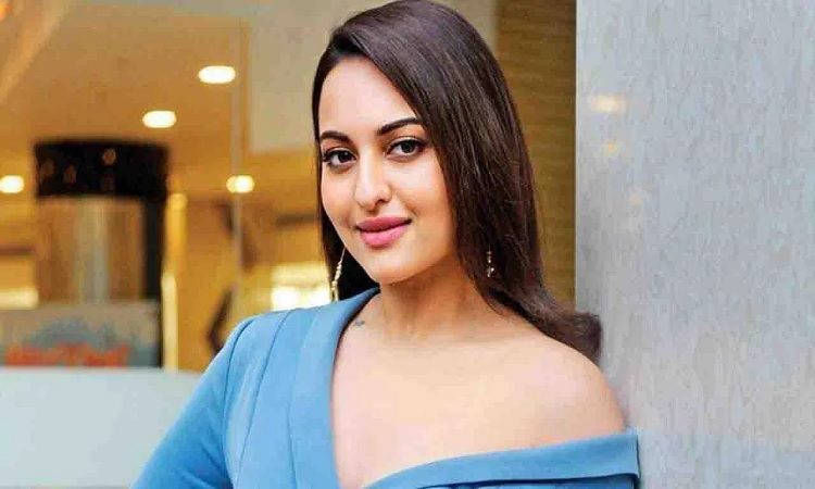 বিয়ের পর ধর্ম বদলাবেন সোনাক্ষী?