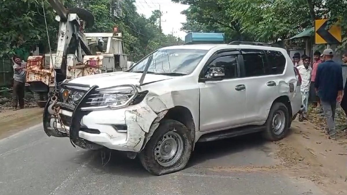 কক্সবাজারে ডিসির গাড়ির ধাক্কায় প্রাণ গেল শিশুর