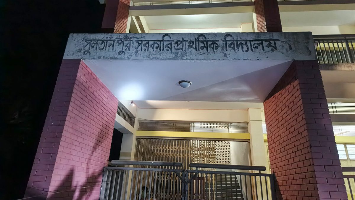 কুমারখালীতে মধ্যরাতে ভোটকেন্দ্রে ককটেল বিস্ফোরণ