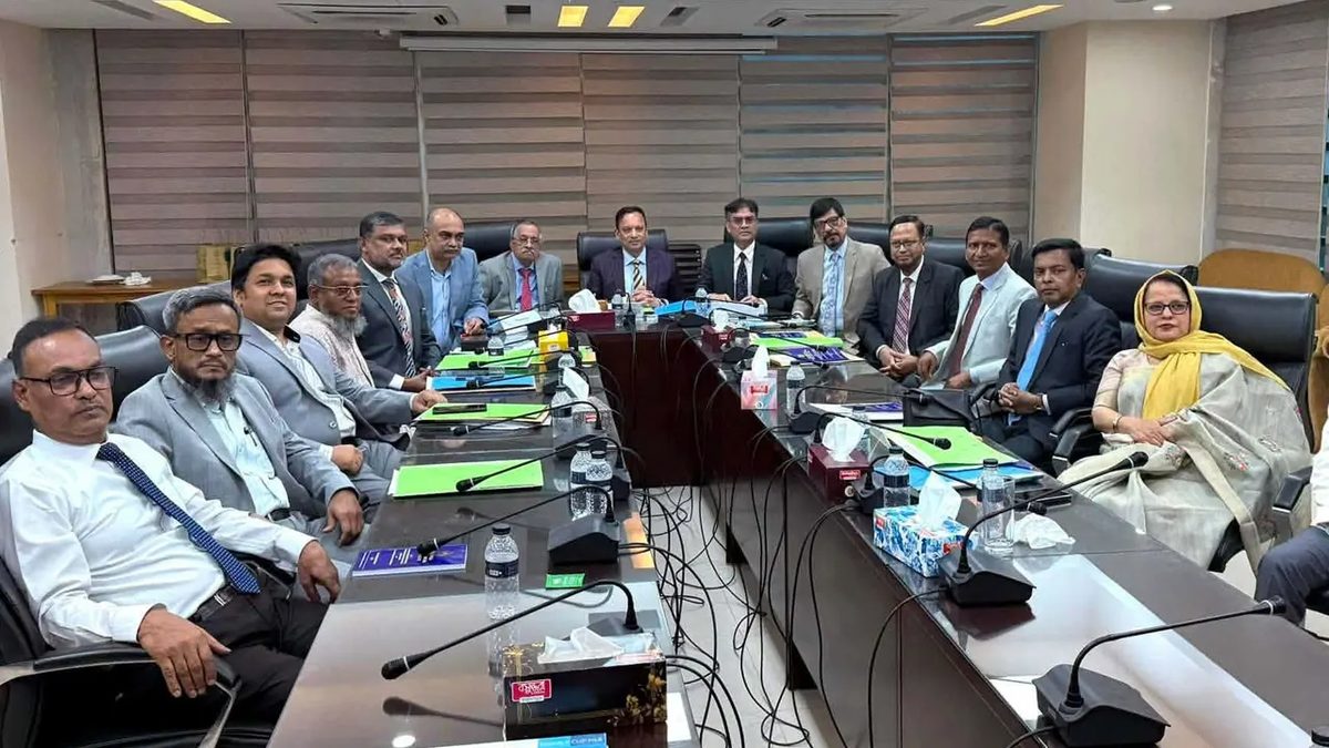 বার কাউন্সিলের অ্যাডহক কমিটির প্রথম সভা অনুষ্ঠিত, দায়িত্ব পেলেন যারা
