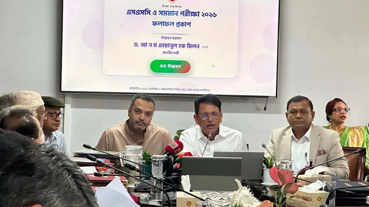 ‘মন খুলে গান গাওয়া যায়, পরীক্ষার খাতায় নম্বর দেওয়া যায় না’:শিক্ষামন্ত্রী