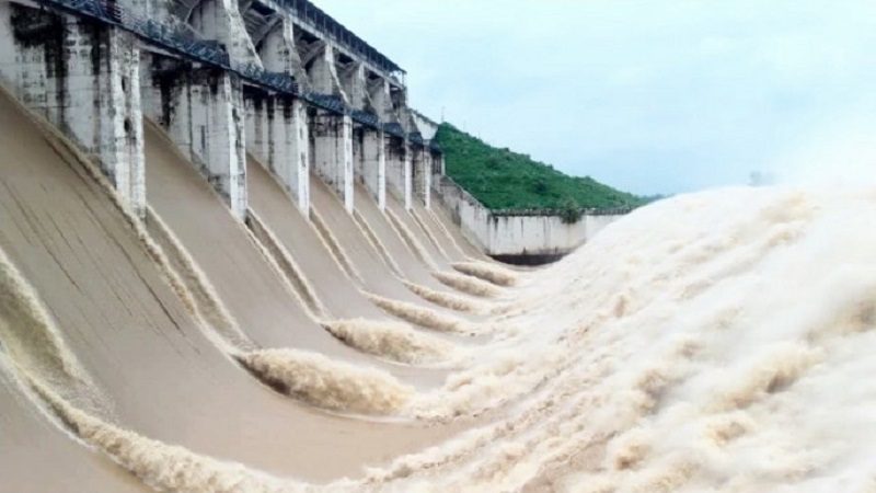 ফারাক্কা ব্যারেজের ১০৯টি গেট খুলে দিলো ভারত
