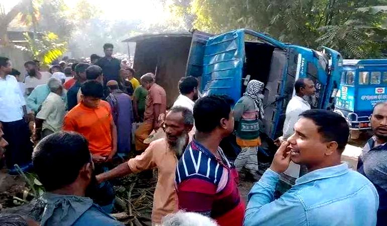 ট্রাকে করে গরু-মহিষ চুরি, পালানোর সময় দুর্ঘটনায় চোরের মৃত্যু