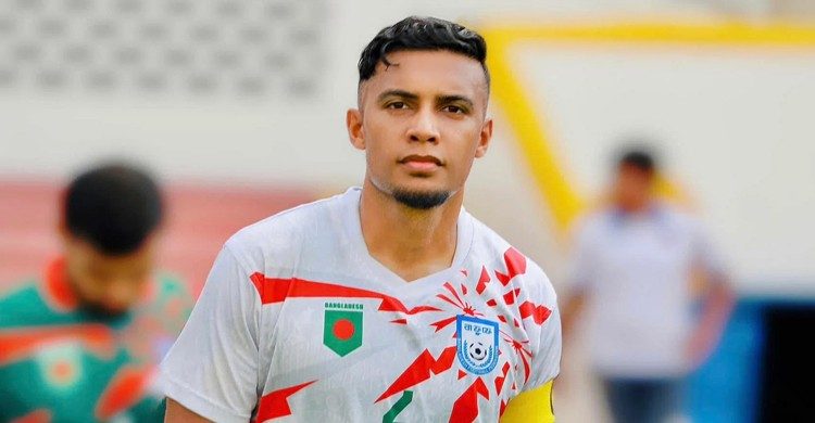 এবার শিক্ষার্থীদের পাশে দাঁড়ালেন ফুটবলার জামাল ভূঁইয়া