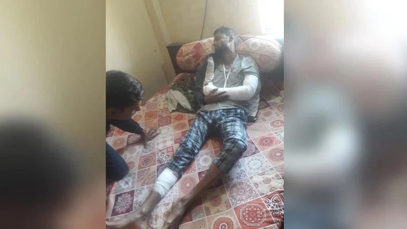 জামায়াত নেতার পায়ের রগ কেটে দিলো চাঁদাবাজরা