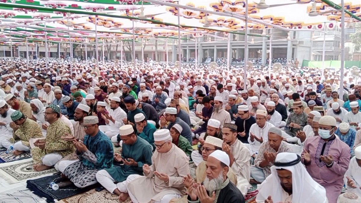 ঝিনাইদহে ঈদ জামাত অনুষ্ঠিত