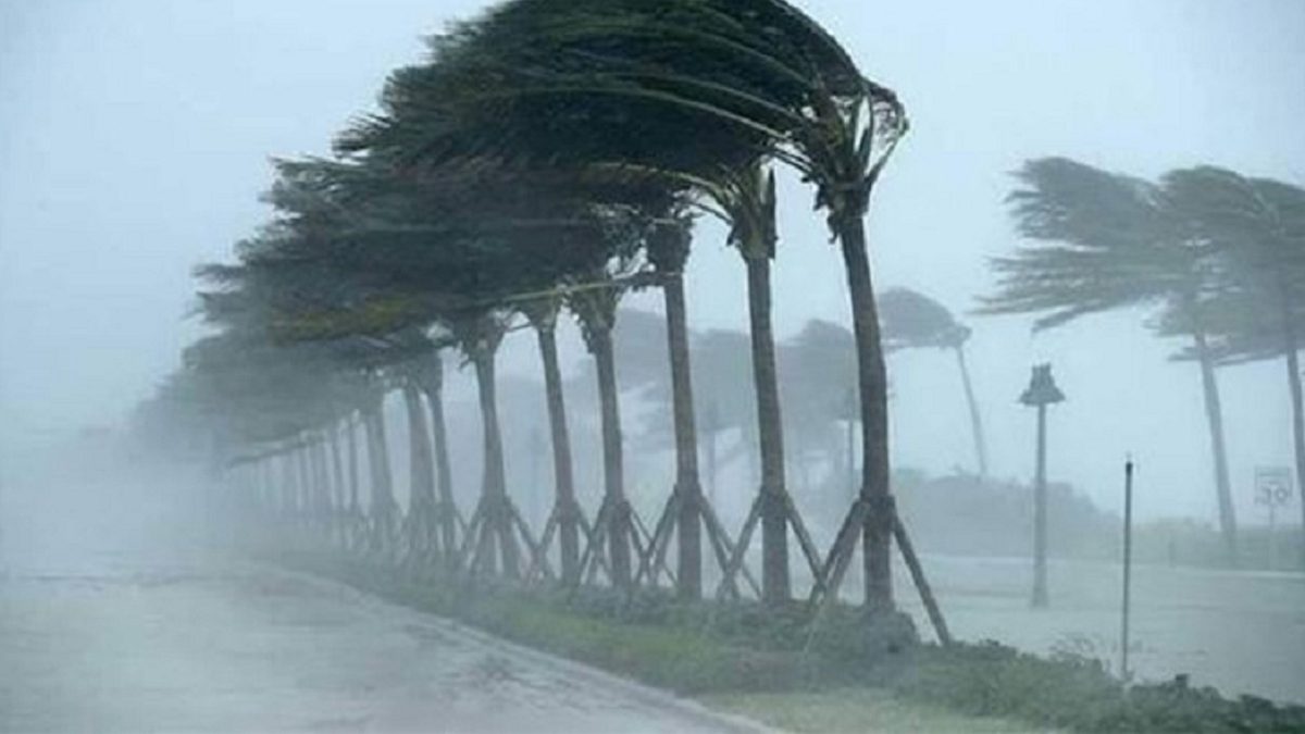 ১৩ জেলায় ৬০ কি.মি বেগে ঝড়ের আশঙ্কা
