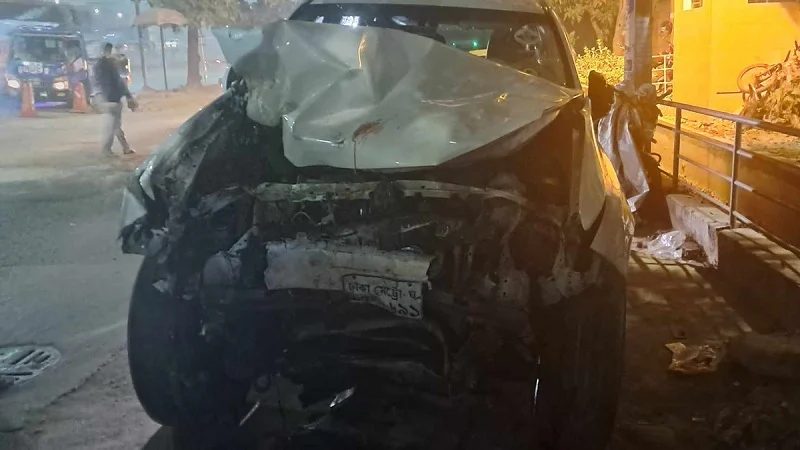 খিলক্ষেতে বিলাসবহুল গাড়ির চাপায় শিশুসহ নিহত ৩, চালক আটক
