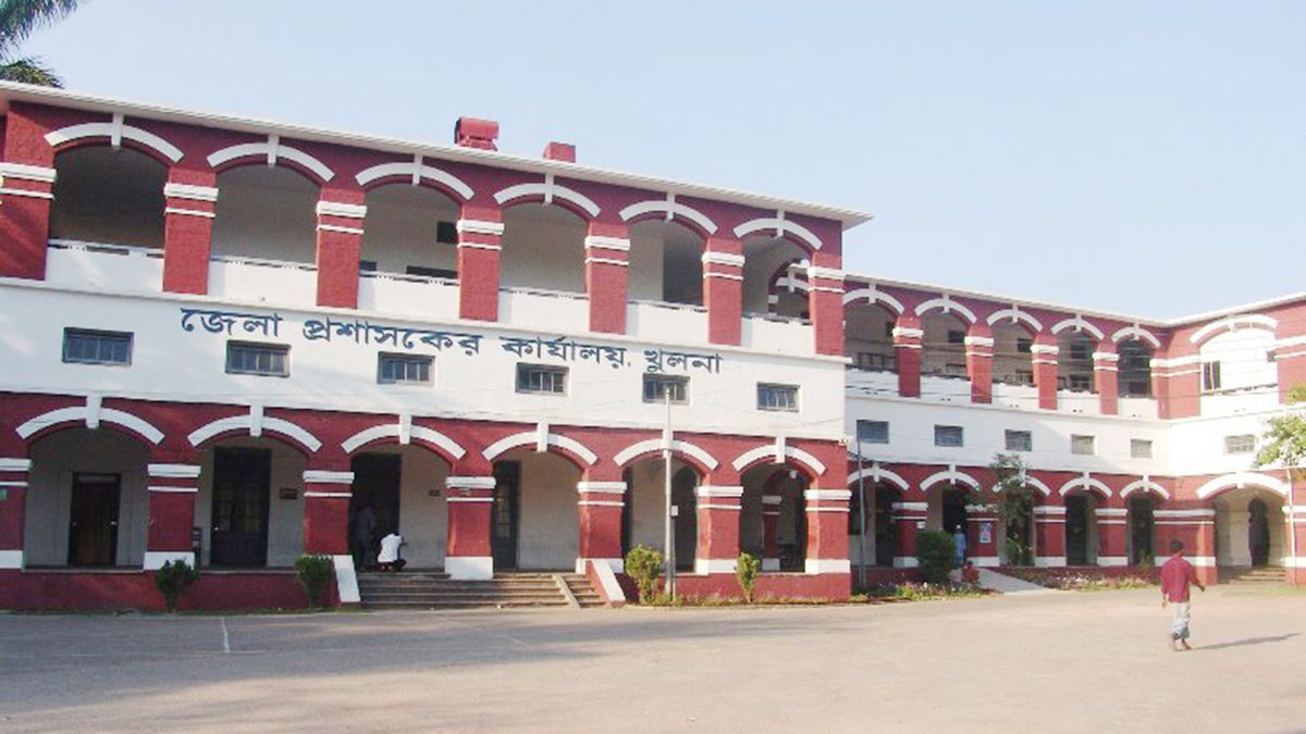 ডিসির স্বাক্ষর জাল করে অর্থ আত্মসাৎ, অফিস সহায়কের বিরুদ্ধে মামলা