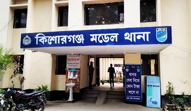 লরির চাকায় পিষ্ট হয়ে প্রাণ গেলো শিশুর