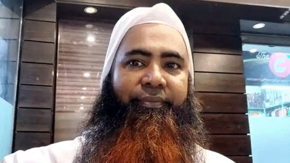 কুমিল্লার দেবিদ্বারের সেই ‘ভণ্ডপীর’ ইকবাল ঢাকায় গ্রেপ্তার