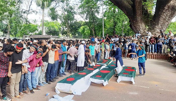 কফিন ধরে আন্দোলন চালিয়ে যাওয়ার শপথ শিক্ষার্থীদের