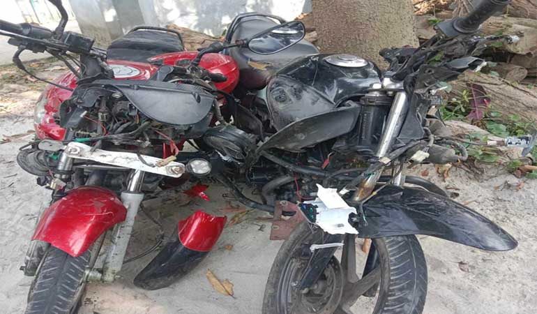 কুমারখালীতে দুই মোটরসাইকেলের মুখোমুখি সংঘর্ষে নিহত ২