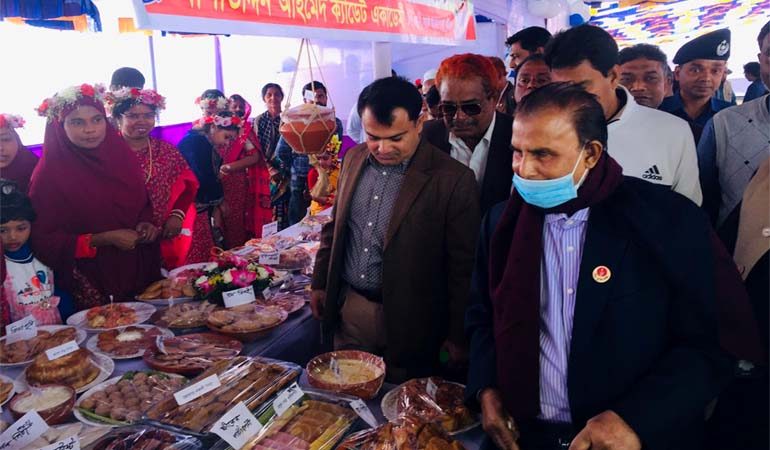 কুমারখালীতে পিঠা মেলা,ফার্নিচার ও কৃষিপণ্য প্রদর্শনীর উদ্বোধন