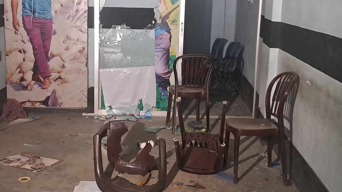 কুমারখালীতে ইউনিয়ন আ.লীগের কার্যালয় সহ বাড়িঘর ভাঙচুর