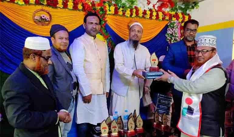 কুমারখালীতে আলেমদের সম্মাননা স্মারক প্রদান