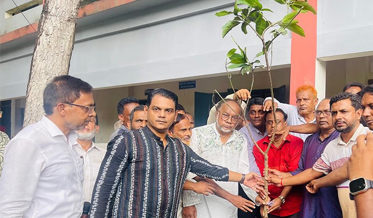 কুমারখালীতে বিএনপির বৃক্ষরোপণ কর্মসূচি ও লিফলেট বিতরণ