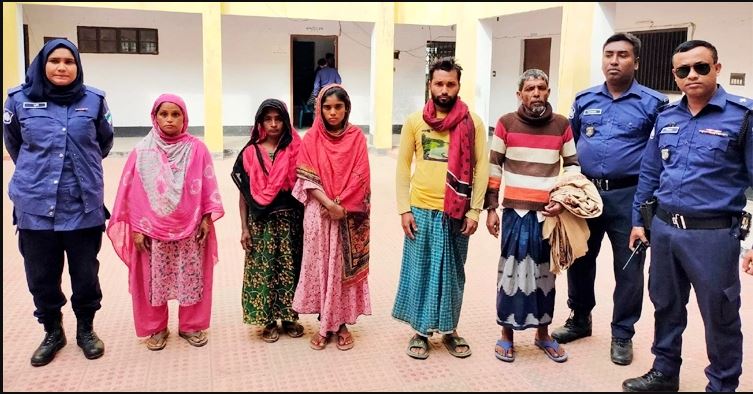কুমারখালীতে স্কুলছাত্রীকে শ্বাসরোধে হত্যা, মাসহ গ্রেফতার ৫