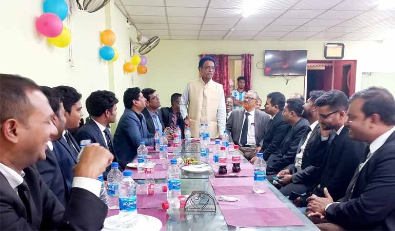 কুষ্টিয়া আইনজীবী সমিতির সাথে অদম্য একুশ ব্যাচের আইনজীবীদের মতবিনিময়