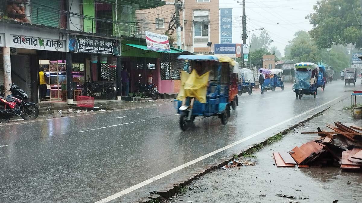 রাত পোহালেই কিস্তি, ঘরে বাজার সদাইও নাই