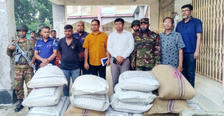 ভিজিএফের ৬০ বস্তা চাল লুট, কারাগারে যুবক