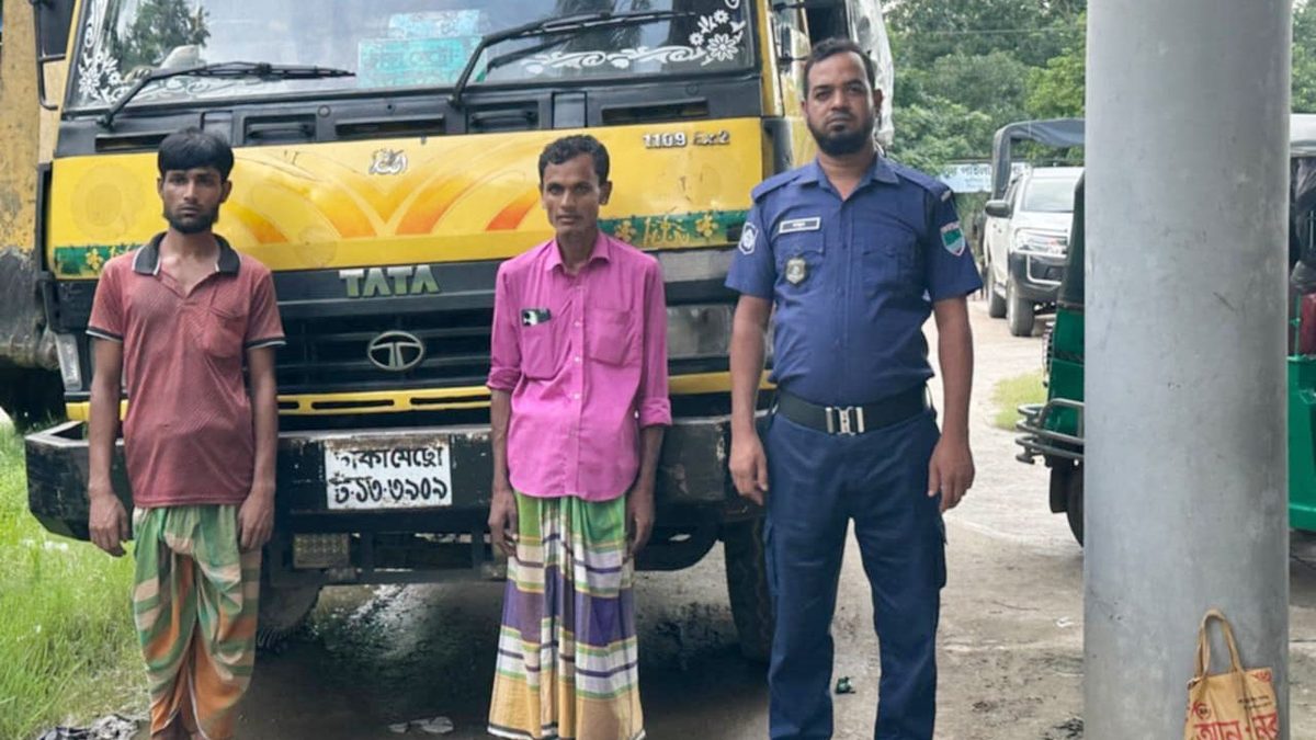 কুষ্টিয়ায় ৩০০ বস্তা সরকারি চাল জব্দ, আটক ২