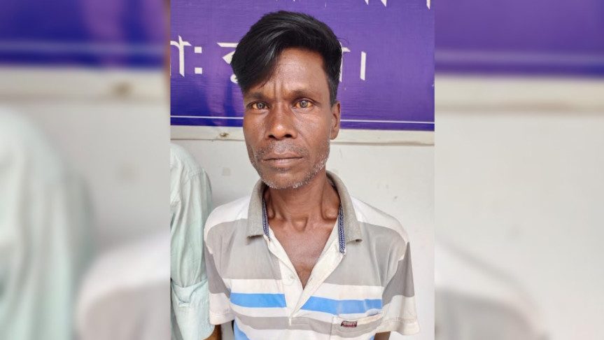 কুমারখালীতে জুতার মালা পরানো সেই গ্রাম পুলিশ গ্রেপ্তার