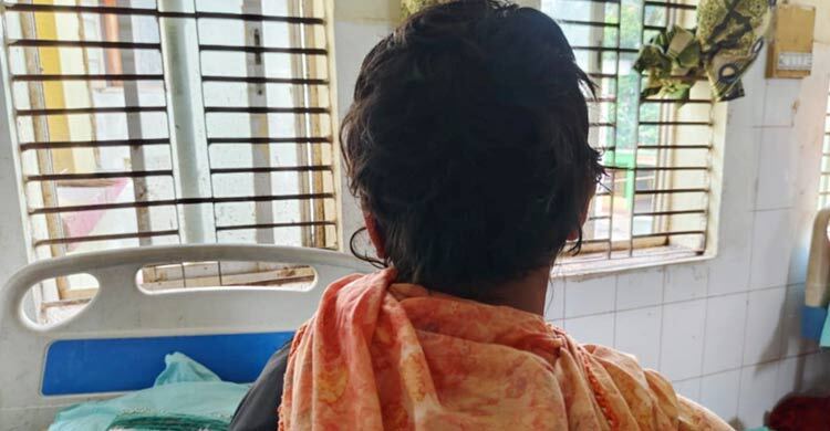 মাংস চুরির অপবাদে নারীকে গাছে বেঁধে মধ্যযুগীয় কায়দায় নির্যাতন