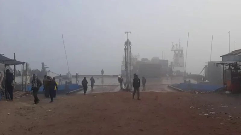দৌলতদিয়া-পাটুরিয়া নৌরুটে ফেরি চলাচল বন্ধ