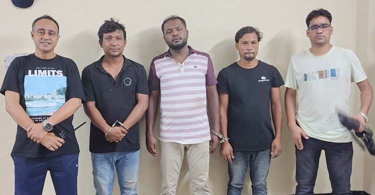 হাসপাতাল ঢুকে বৈষম্যবিরোধী নেতাসহ ১০ জনকে মারধর, আটক ৩