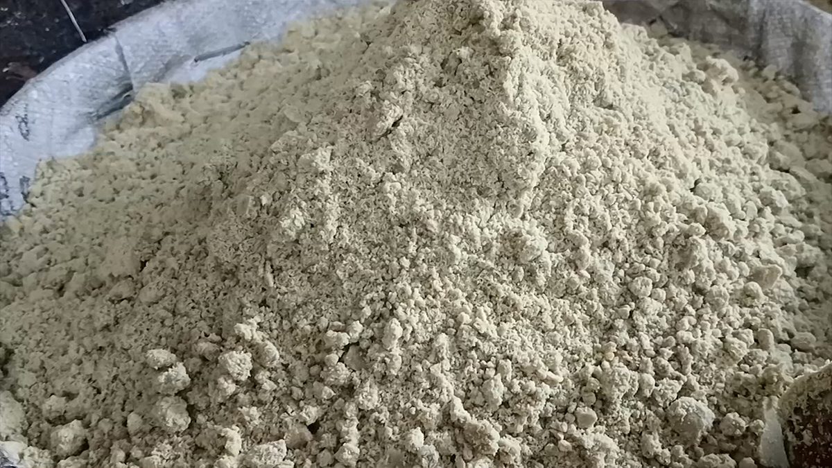 এবার জিআই স্বীকৃতি পেল ফুলবাড়িয়ার লাল চিনি