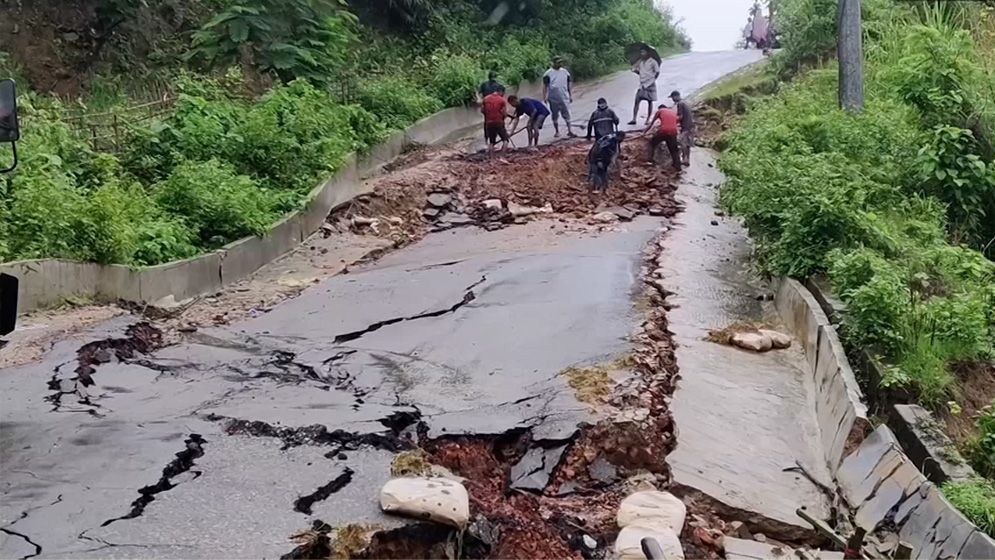 চট্টগ্রামের ৫ জেলায় ভূমিধসের সতর্কতা জারি