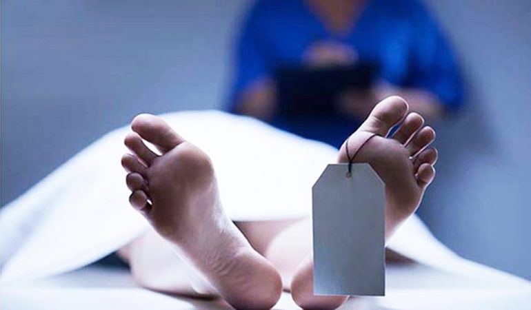 পুকুরপাড় পরিষ্কার করতে গিয়ে নিখোঁজ : স্যান্ডেল খুঁজে দিল লাশ