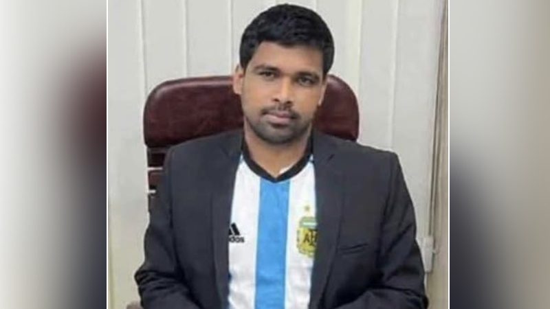 আর্জেন্টিনার জার্সি পরে আসলে ৫০ শতাংশ ছাড়ের ঘোষণা দিয়ে ‘বিপাকে’ আইনজীবী