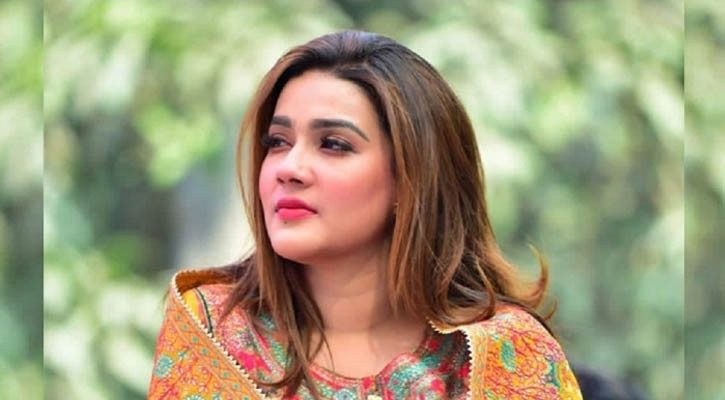 নৌকার মনোনয়ন না পেয়ে স্বতন্ত্র প্রার্থী হচ্ছেন মাহিয়া মাহি