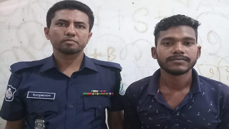 আমের ক্যারেটে মিলল ফেনসিডিল, গ্রেফতার ১
