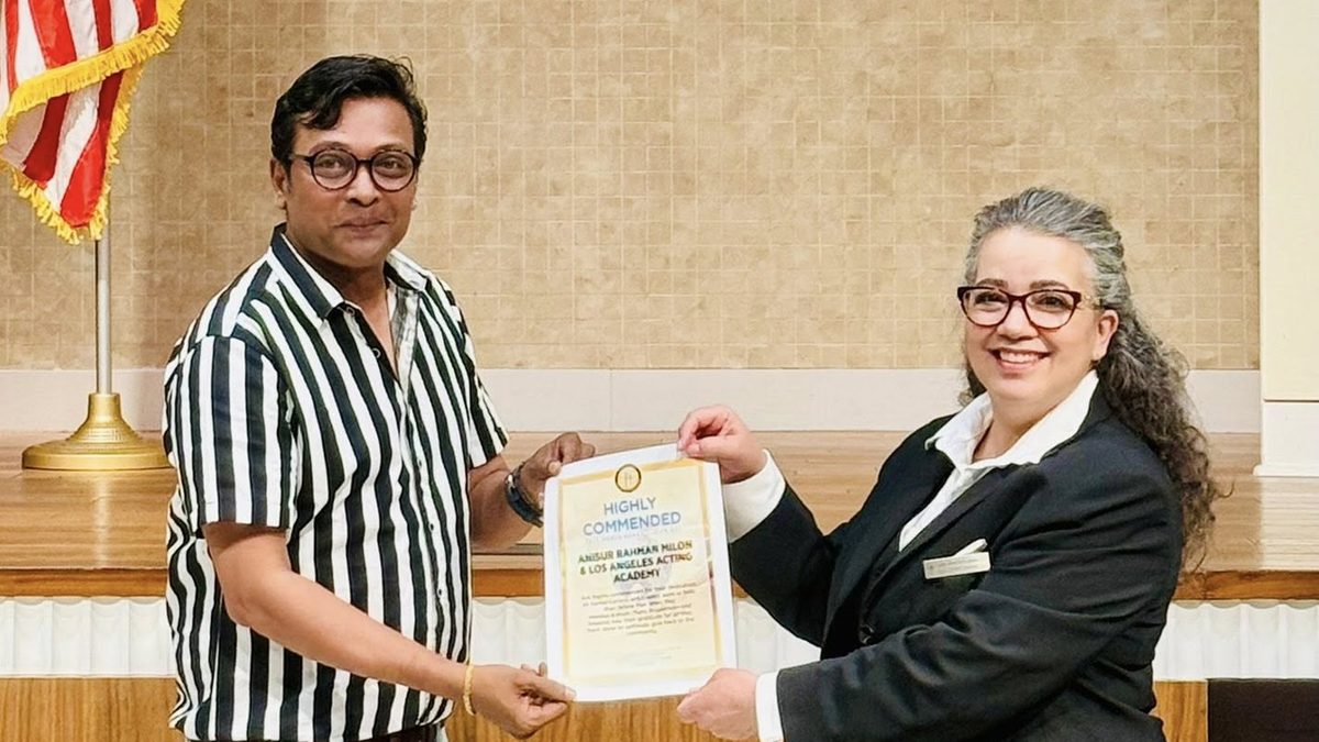 যুক্তরাষ্ট্রে সম্মাননা পেলেন বাংলাদেশি অভিনেতা মিলন