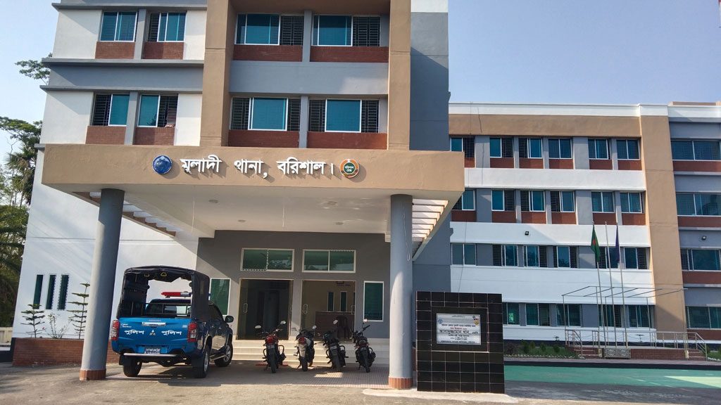 প্রবাসী স্বামীকে ভিডিও কলে রেখে গৃহবধূর আত্মহত্যা