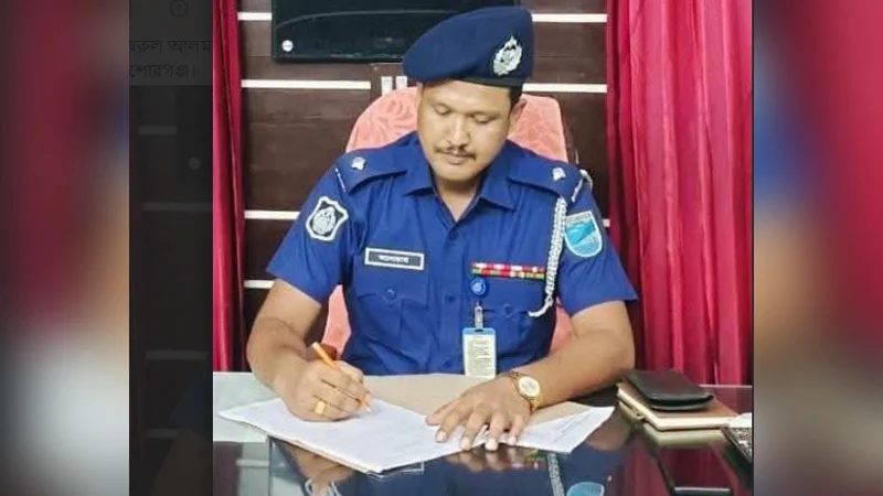 ছাত্র আন্দোলনের নেতার কাছে ‘জিলাপি’খেতে চাওয়া সেই ওসি ক্লোজড