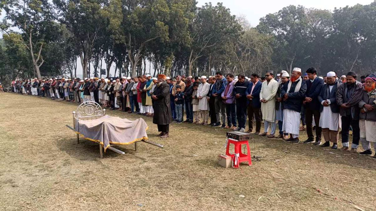 বাবার জানাজা থেকে কণ্ঠশিল্পী মনির খানের আইফোন চুরি