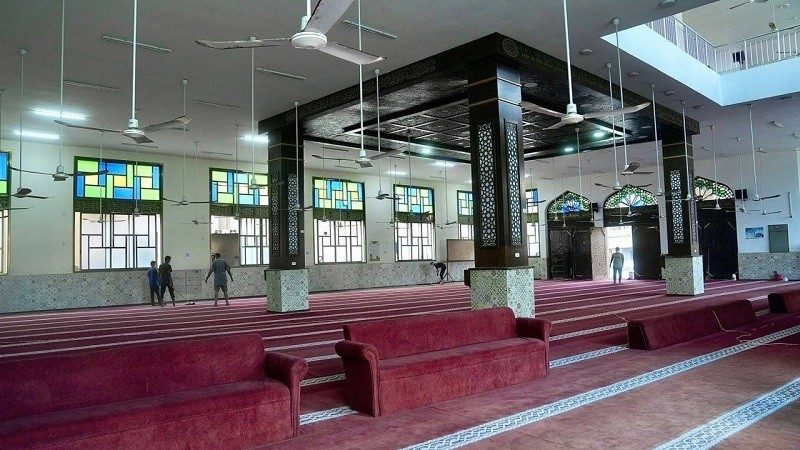 ঘরে ফিরেই মসজিদ পরিষ্কার করছেন ফিলিস্তিনিরা