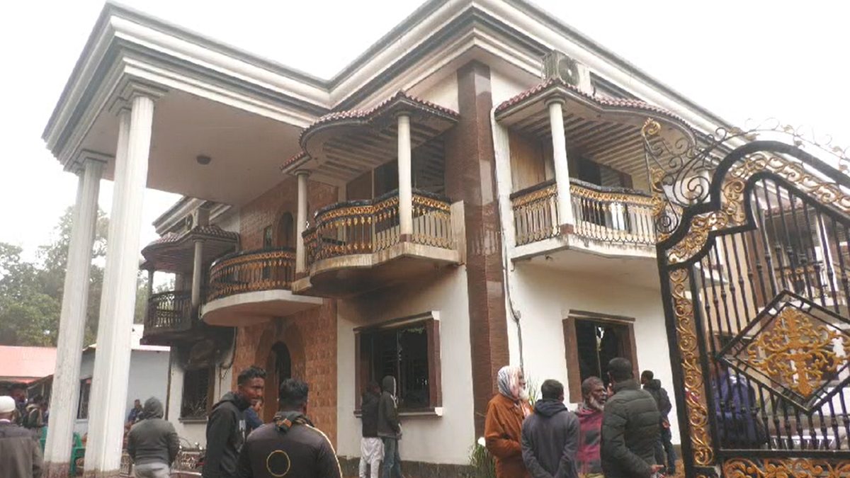 মৌলভীবাজারে যুবলীগ নেতার বাড়িতে অগ্নিকাণ্ড, দুজনের মৃত্যু