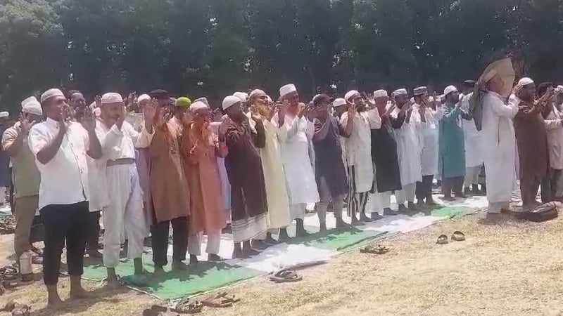 টাঙ্গাইলে বৃষ্টির আশায় ইসতিসকার নামাজ আদায়