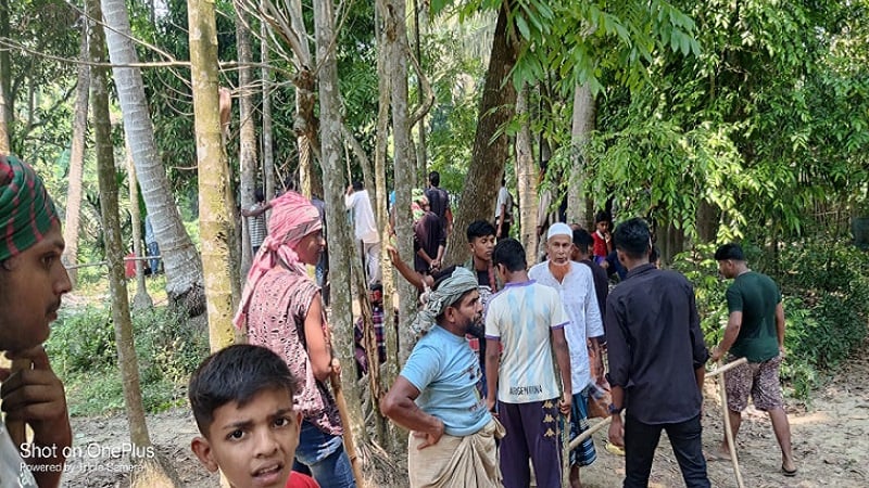 নড়াইলে ক্রিকেট খেলাকে কেন্দ্র করে সংঘর্ষ,মুক্তিযোদ্ধা-নারীসহ আহত ১৫