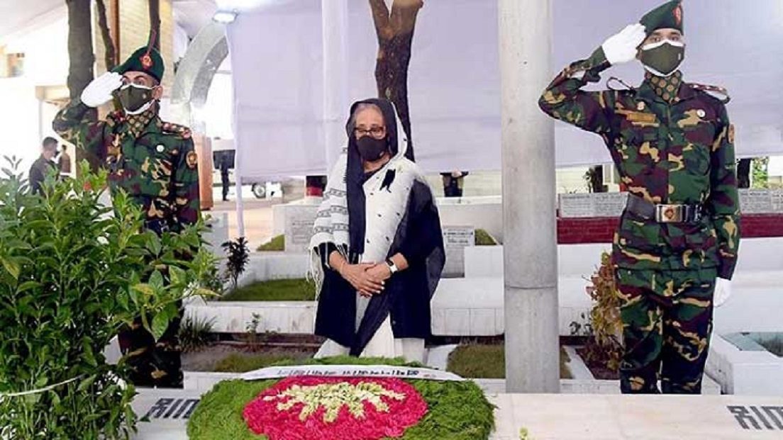 বঙ্গমাতার সমাধিতে প্রধানমন্ত্রীর শ্রদ্ধা