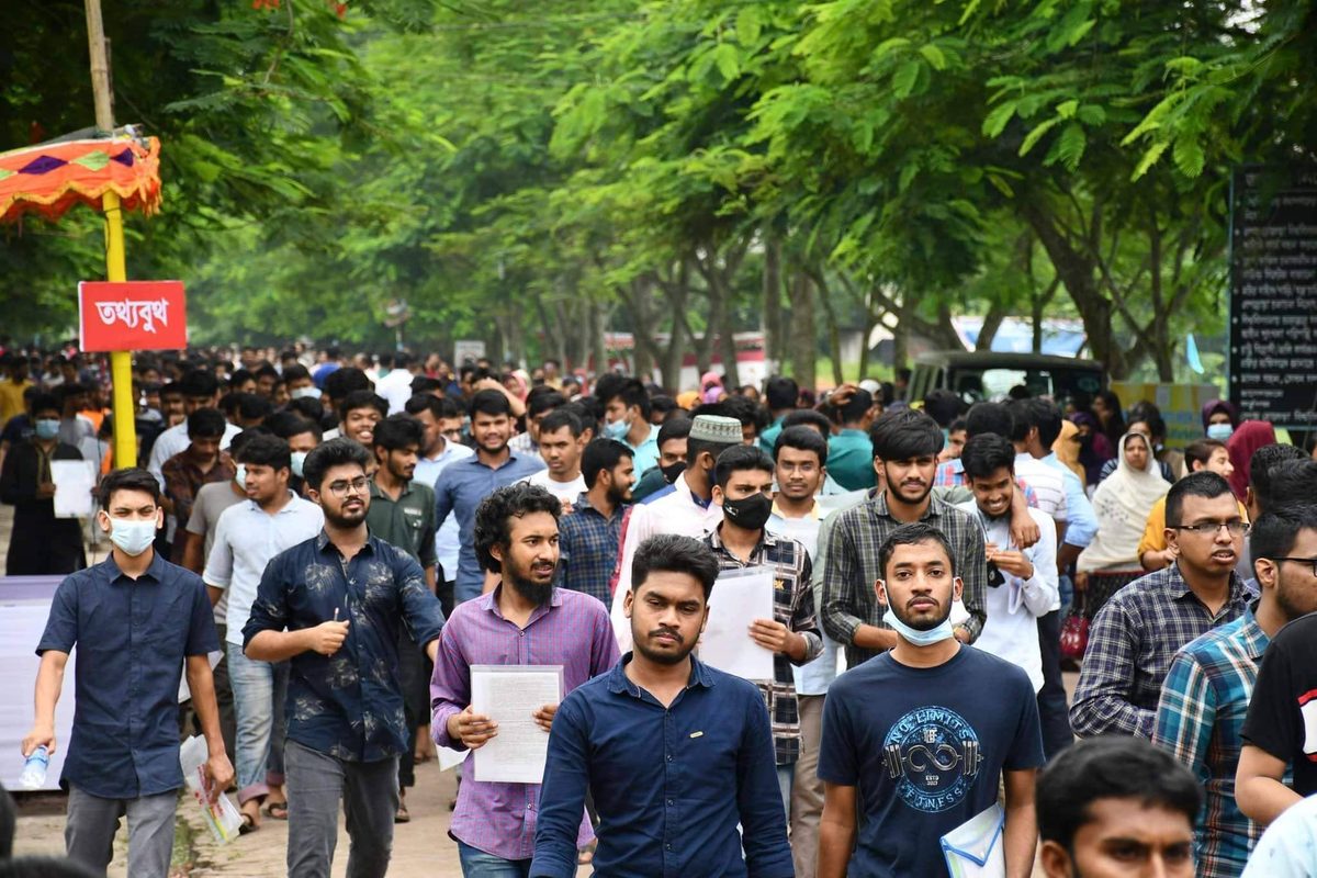 উৎসবমুখর পরিবেশে বেরোবিতে ‘এ’ ইউনিটের গুচ্ছ ভর্তি পরীক্ষা অনুষ্ঠিত